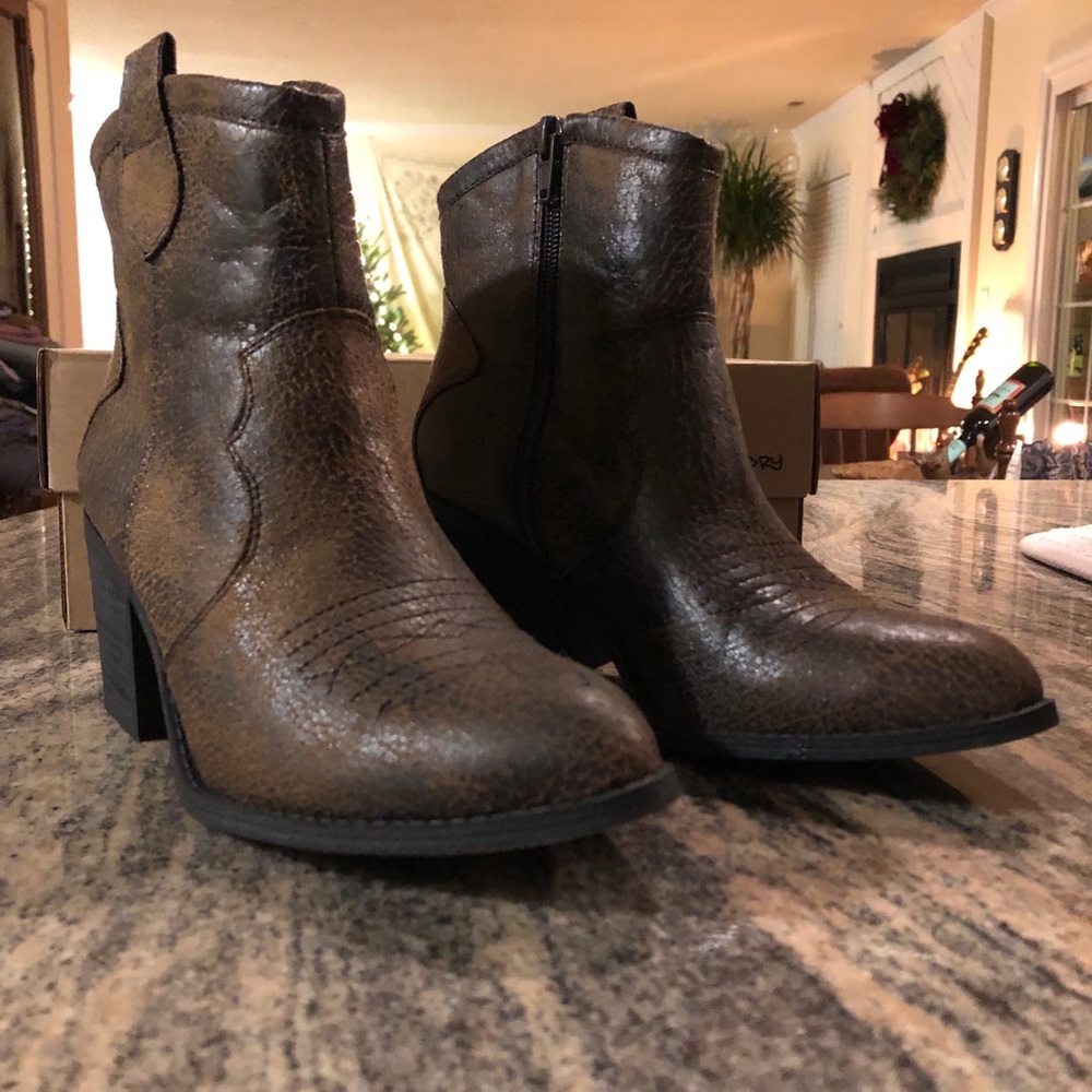 Dirty Laundry by Chinese Laundry | Unite Boots NWB